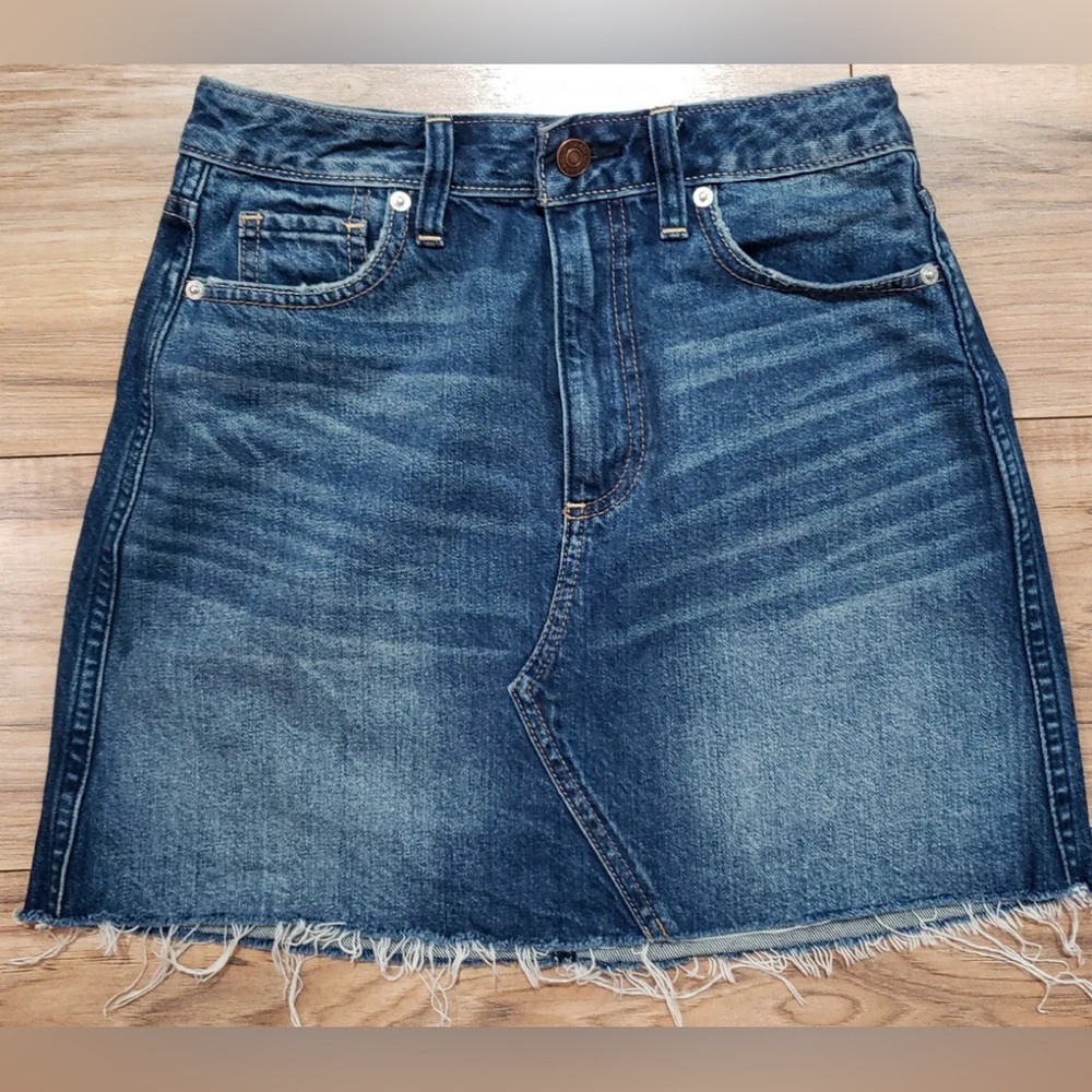 Abercrombie & Fitch Medium/Dark Blue Denim Skirt - size 28